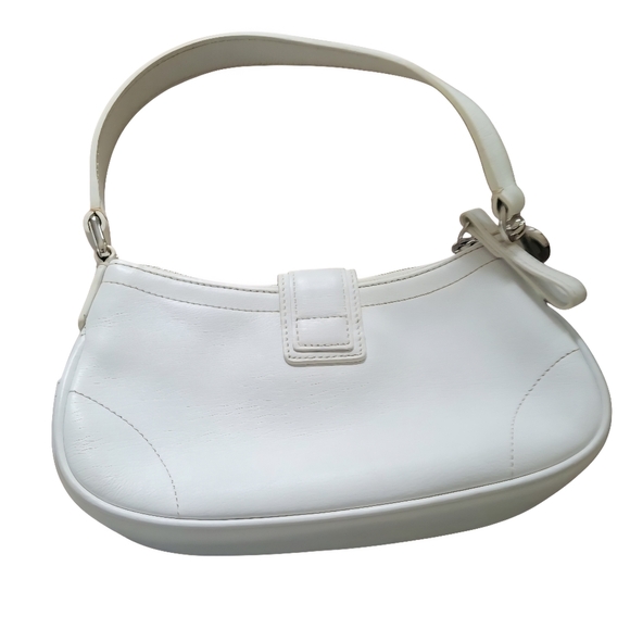 Coach Vintage 2004 Y2K Soho Flap Buckle White Leather Shoulder Mini Bag Purse - Picture 3 of 17